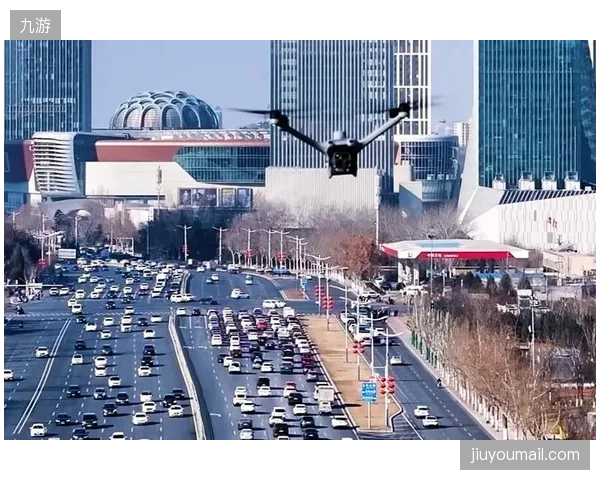 一架安防无人机的单次巡检覆盖面积超过5万平方米，替代了至少8名地面安保人员的工作量